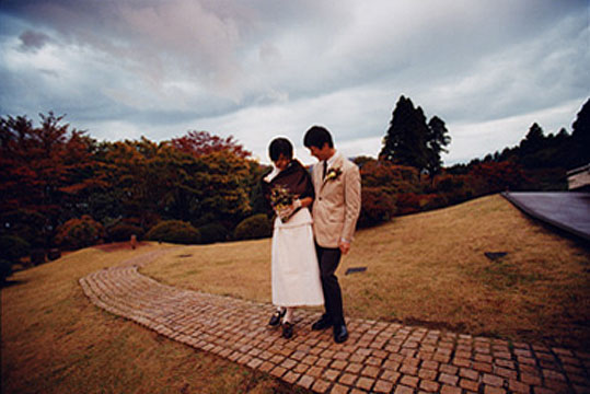   感動をそのままARTにします
————————————
    Artistick Bridal Photo
   結婚式スナップ写真アート
      MooZ photography